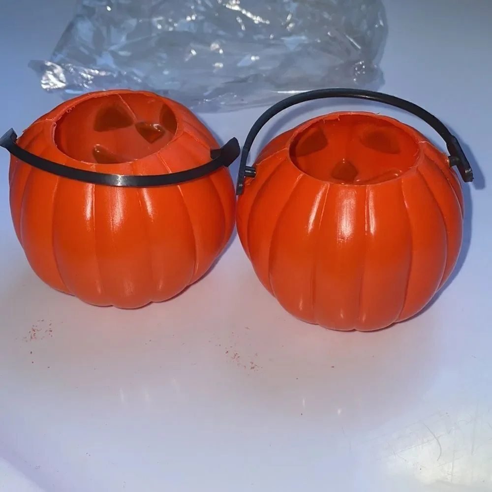 2 Halloween plastic Jack O Lantern treat‎ holders, party favors or decorations